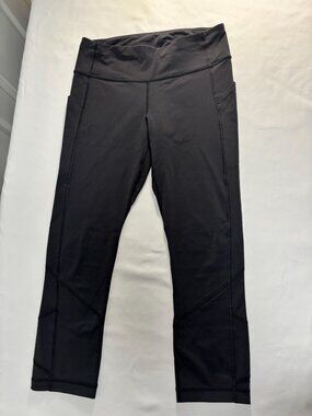 Lululemon Black Cropped Leggings (Estimated Size 6)